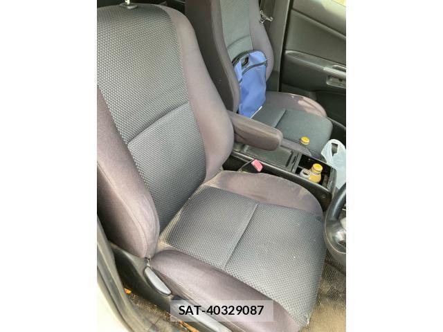 Toyota WISH 2003-11 7880657-14