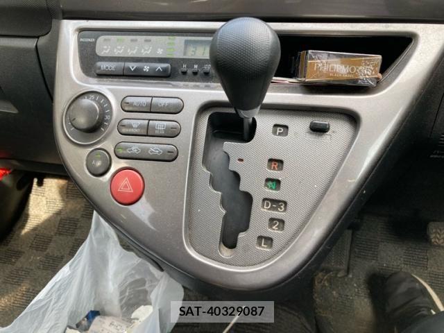 Toyota WISH 2003-11 7880657-18