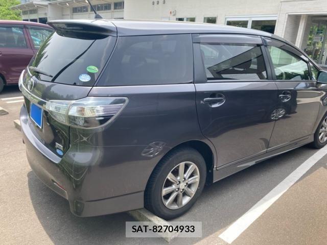 Toyota WISH 2013-07 7880655-6