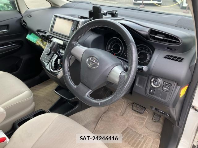 Toyota WISH 2014-07 8039330-12
