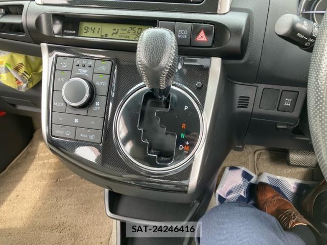 Toyota WISH 2014-07 8039330-18