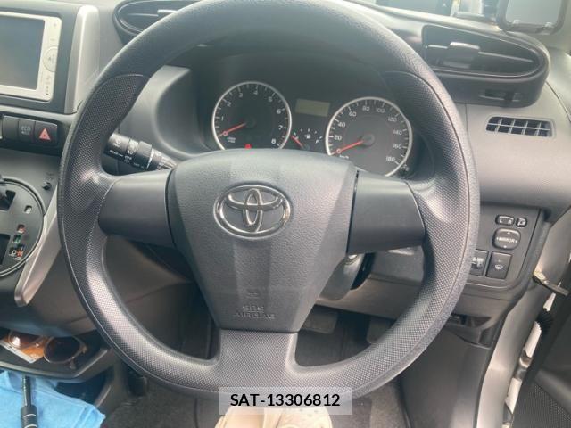 Toyota WISH 2013-04 8102867-12