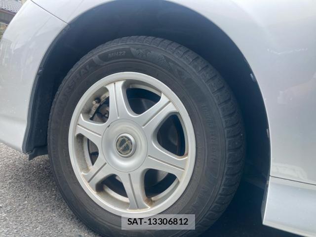 Toyota WISH 2013-04 8102867-8