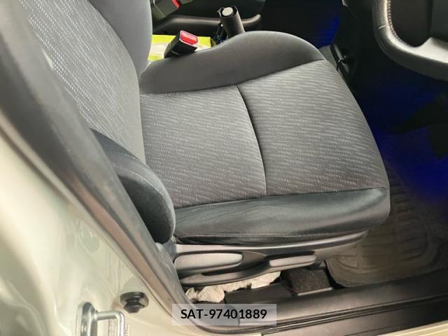 Toyota WISH 2010-10 8247227-11