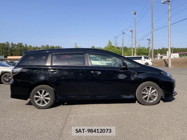 Toyota WISH 2013-10 8247226-21
