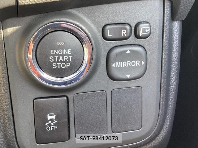 Toyota WISH 2013-10 8247226-8
