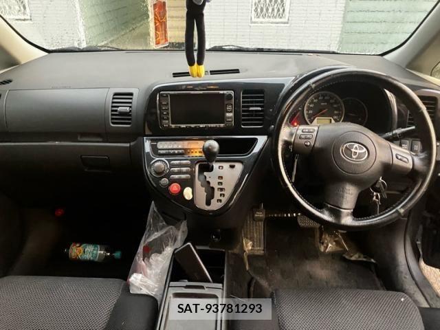 Toyota WISH 2003-09 8318239-11