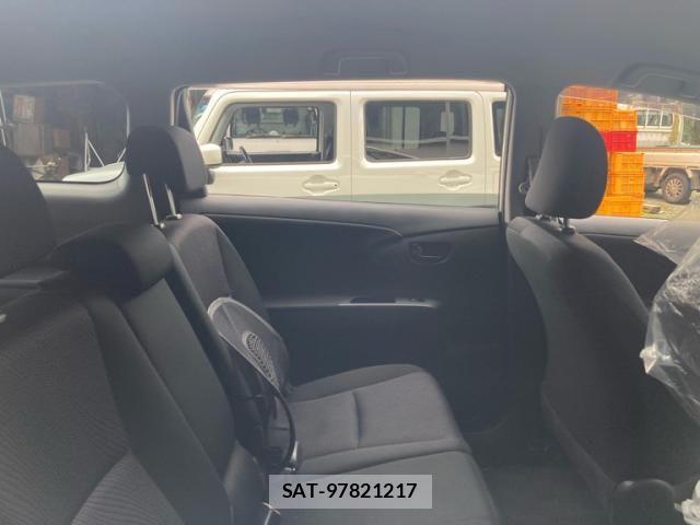 Toyota WISH 2014-06 8338584-11