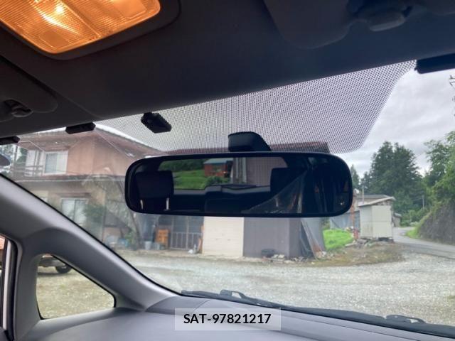 Toyota WISH 2014-06 8338584-20