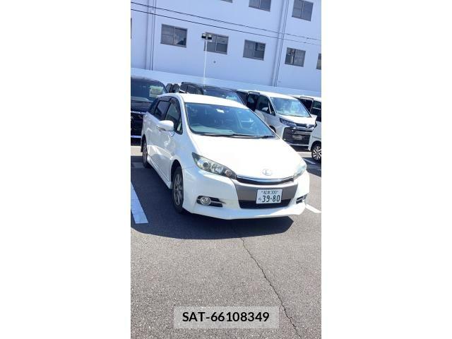 Toyota WISH 2013-06 8372411-0