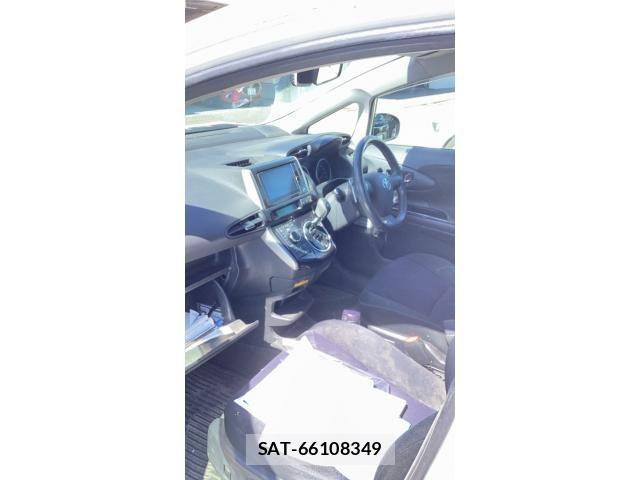 Toyota WISH 2013-06 8372411-9