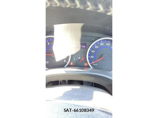 Toyota WISH 2013-06 8372411-13