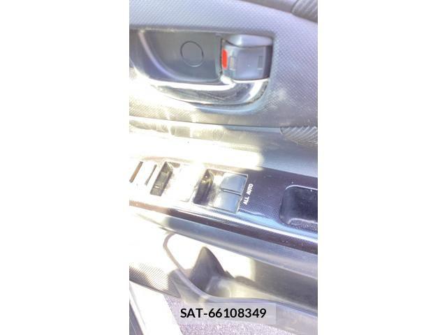 Toyota WISH 2013-06 8372411-16