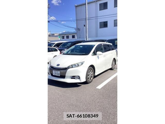Toyota WISH 2013-06 8372411-3