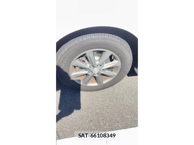 Toyota WISH 2013-06 8372411-4