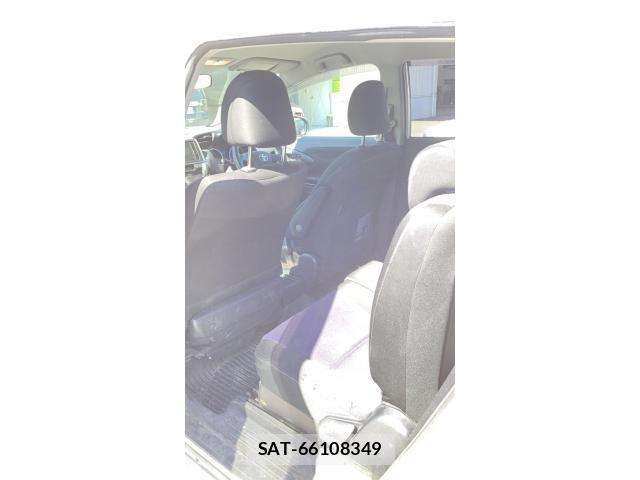 Toyota WISH 2013-06 8372411-8