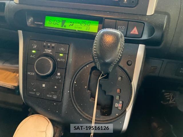 Toyota WISH 2011-08 8486306-14