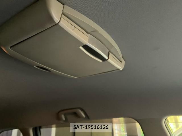 Toyota WISH 2011-08 8486306-15