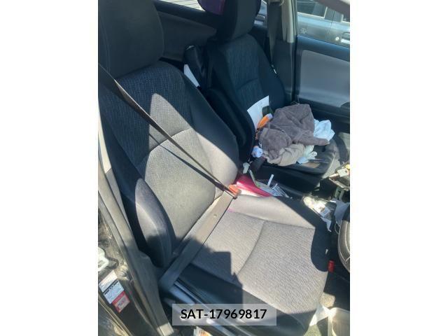 Toyota WISH 2011-09 8629908-12