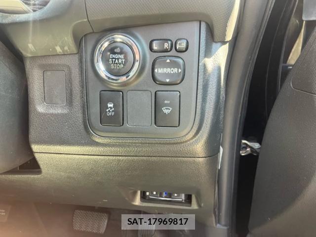 Toyota WISH 2011-09 8629908-20