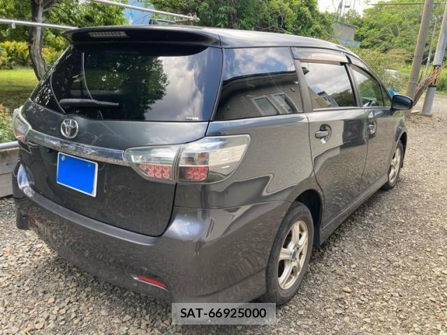 Toyota WISH 2012-07 8667192-3