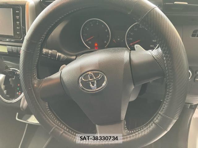 Toyota WISH 2014-11 8797983-12
