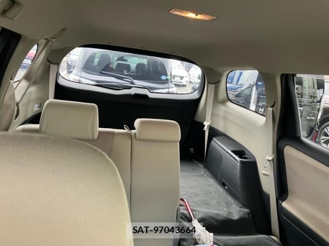 Toyota WISH 2014-10 8797985-9