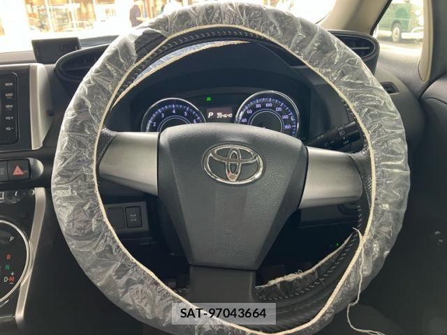 Toyota WISH 2014-10 8797985-10