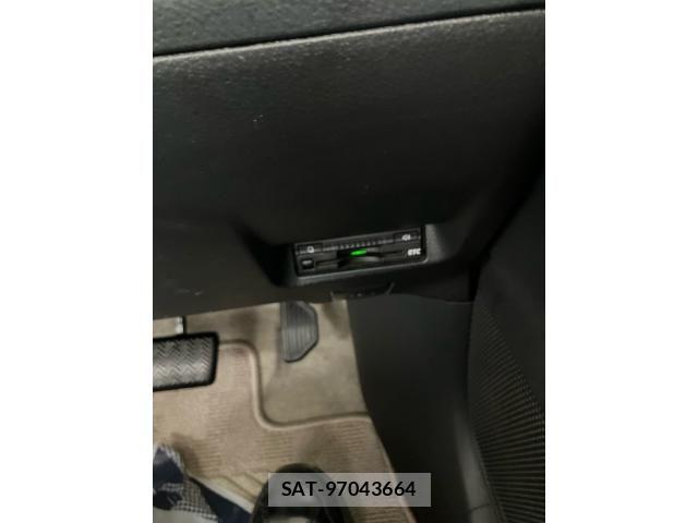 Toyota WISH 2014-10 8797985-15