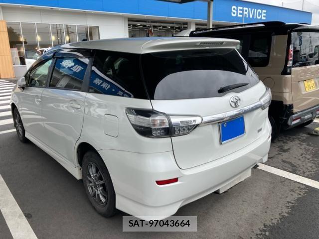 Toyota WISH 2014-10 8797985-1