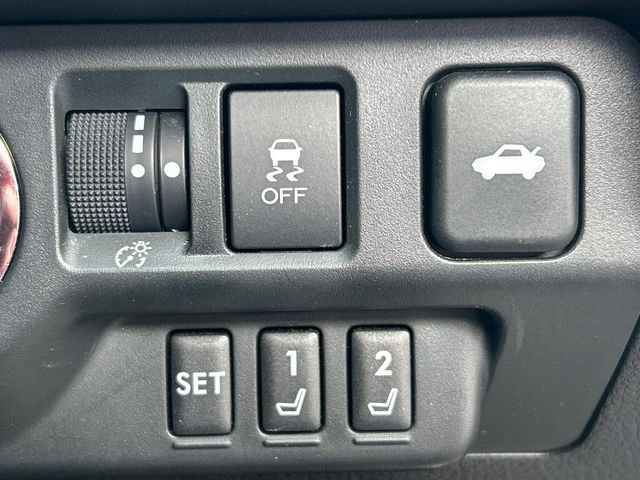 Subaru WRX S4 2017-09 3688603-11