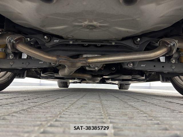 Subaru WRX S4 2017-10 7903675-5