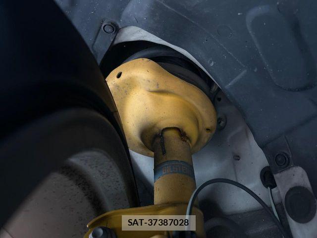Subaru WRX S4 2017-09 7981636-11