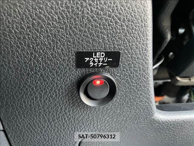 Subaru WRX S4 2017-03 8102873-18