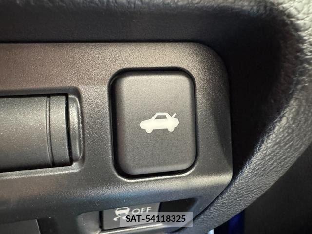 Subaru WRX S4 2017-03 8355930-16