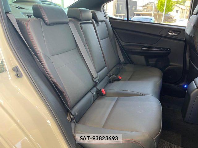 Subaru WRX S4 2017-10 8564180-9