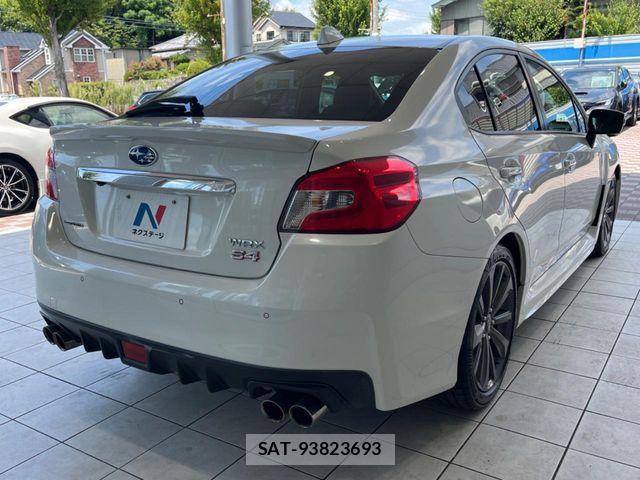 Subaru WRX S4 2017-10 8564180-17
