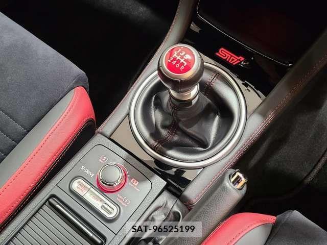 Subaru WRX STI 2018-10 1166058-7