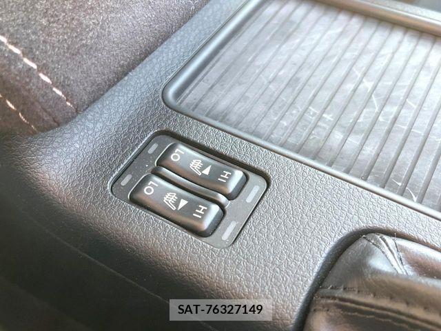 Subaru WRX STI 2016-02 1830423-6