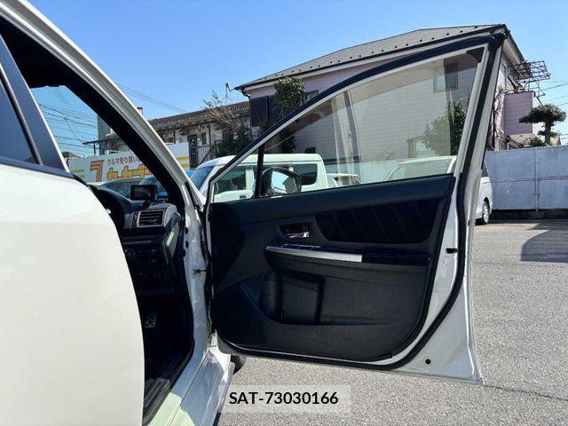 Subaru WRX STI 2017-03 4052237-23