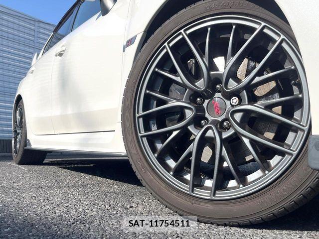 Subaru WRX STI 2017-05 4996048-11