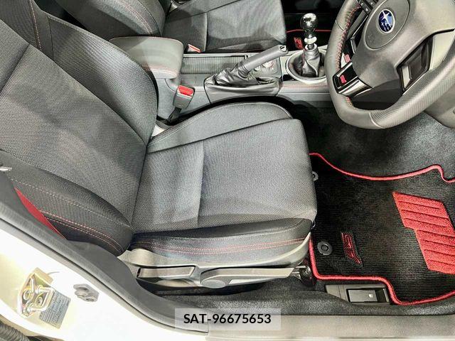 Subaru WRX STI 2018-10 6642920-21