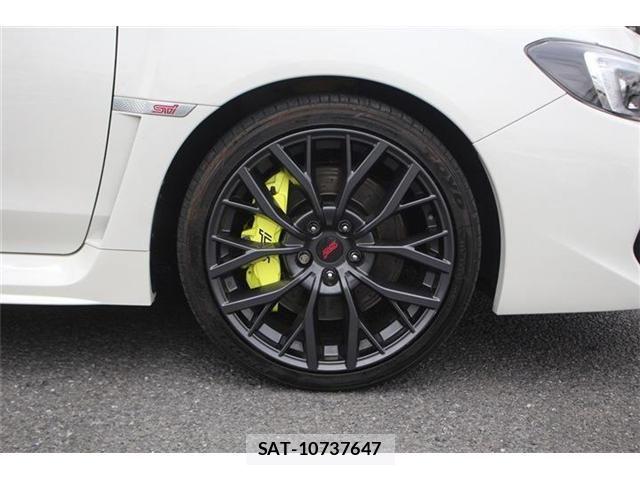 Subaru WRX STI 2017-10 7730968-9