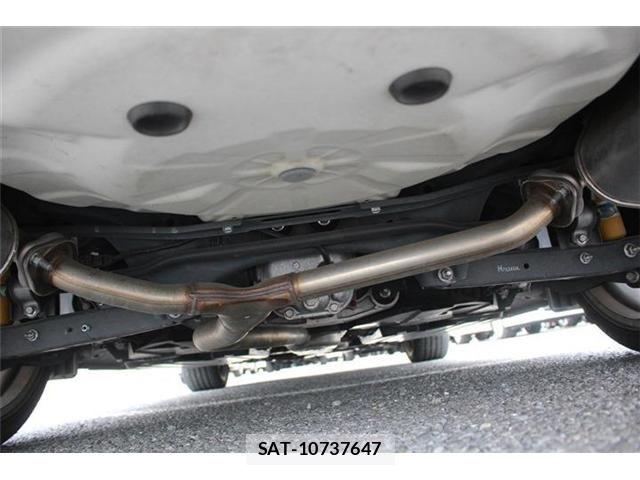 Subaru WRX STI 2017-10 7730968-15