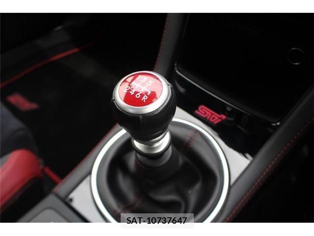 Subaru WRX STI 2017-10 7730968-24