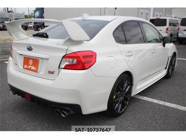 Subaru WRX STI 2017-10 7730968-7