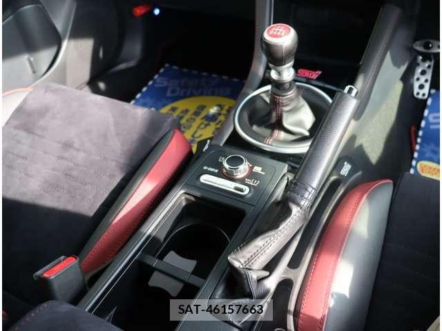 Subaru WRX STI 2018-01 8039349-15