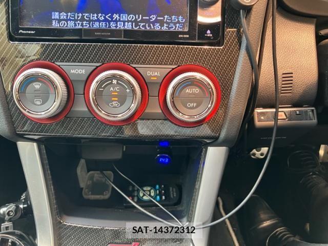 Subaru WRX STI 2016-01 8318246-21