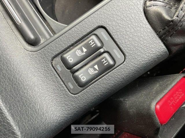 Subaru WRX STI 2017-07 8318247-22
