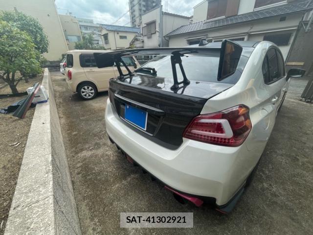 Subaru WRX STI 2018-01 8372413-1